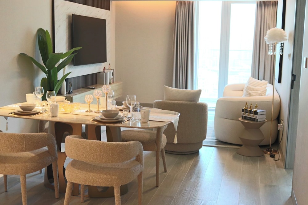 Condor Concept 7 - JVC Holiday Homes