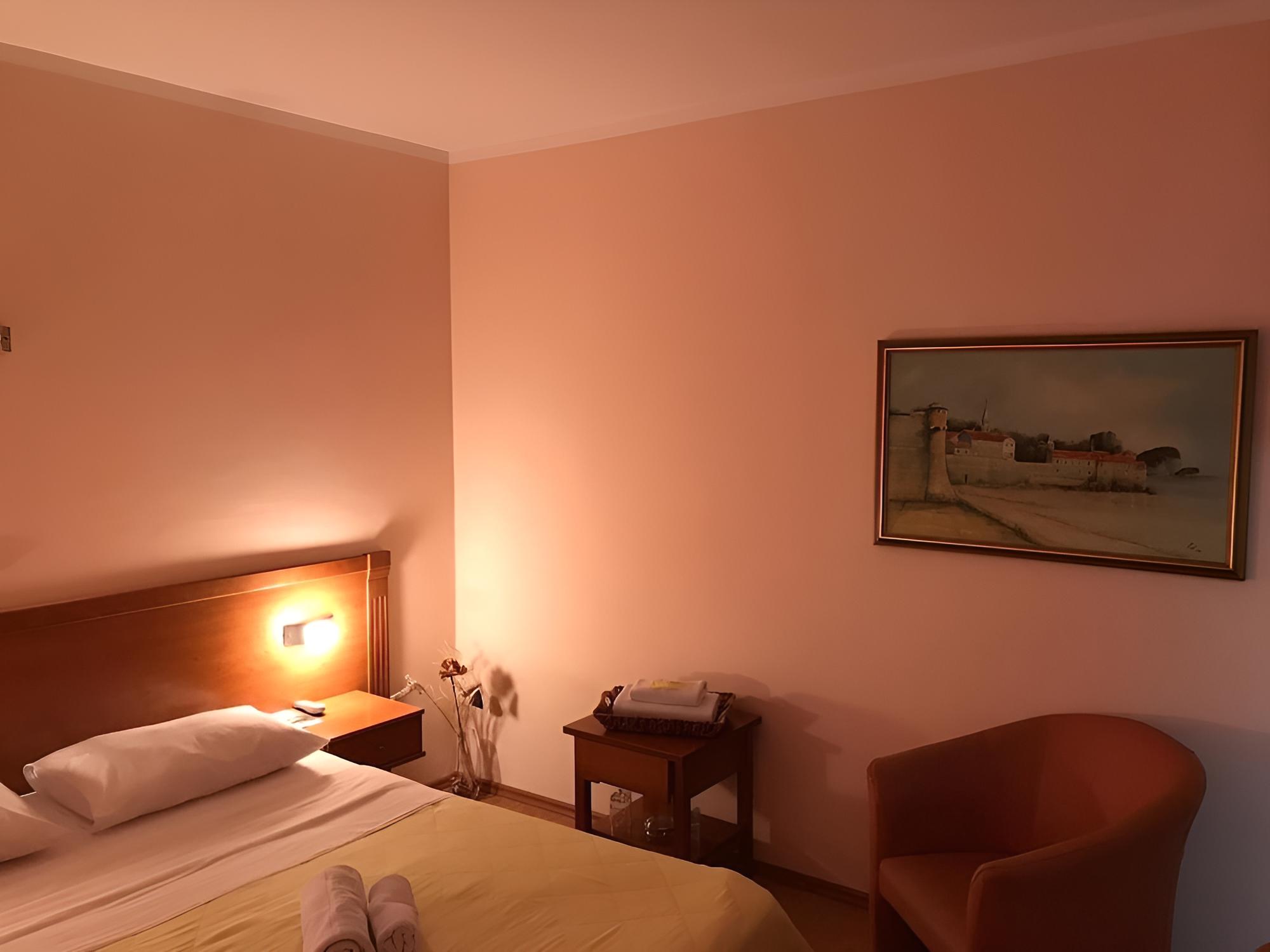 Hotel Mena