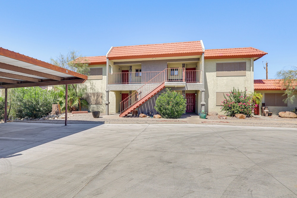 1 Mi to Lake Havasu: Outdoor Rec Hub w/ Views!