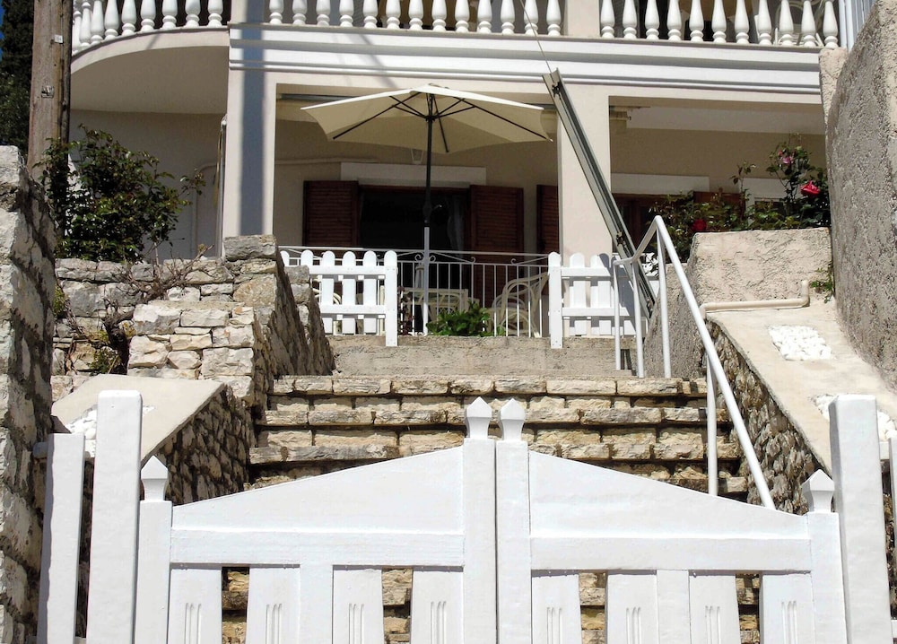 Sea Rose Apartment