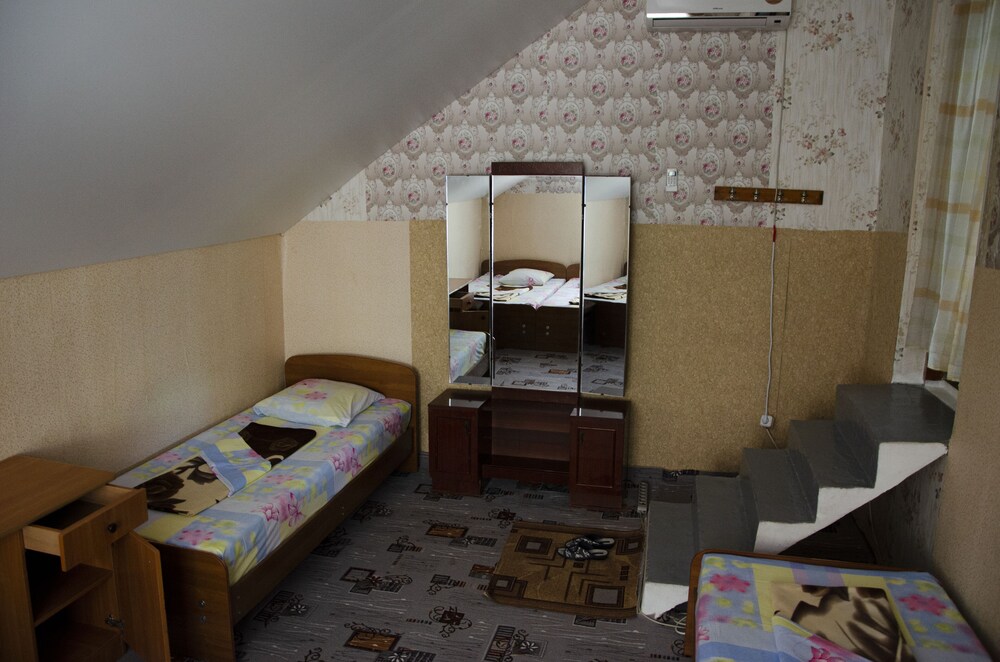 Dzhuv - house view 2