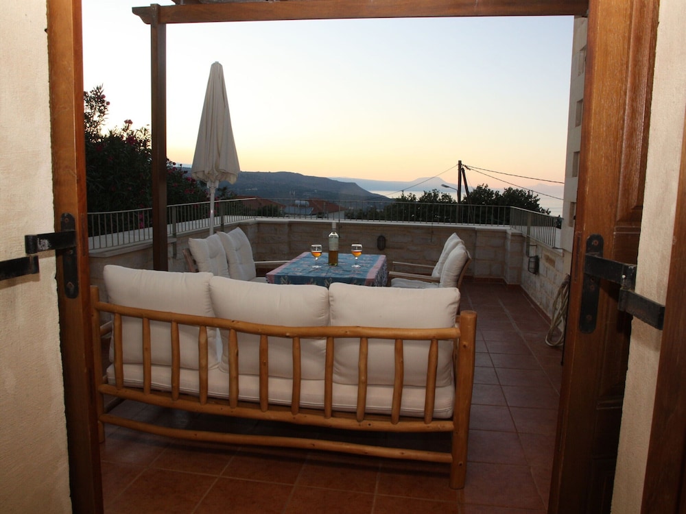 Villa in Prines With White Mountains View