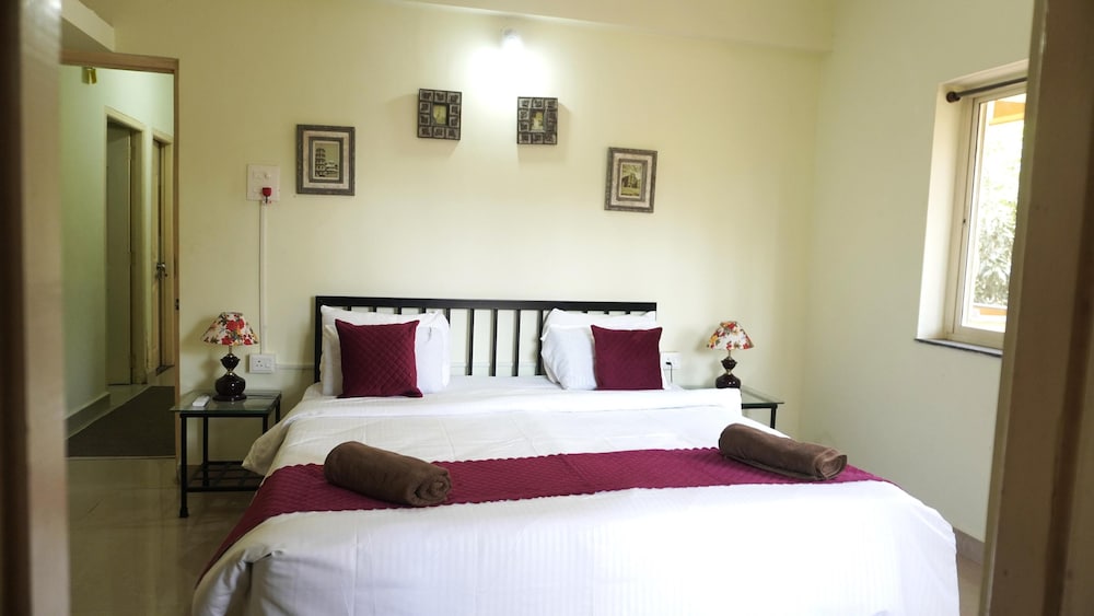 Four Seasons GuestHouse