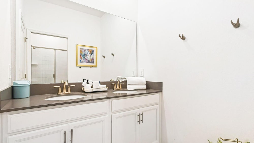 1152 KS - Champions Bliss: 5-bed Marvel, Princess