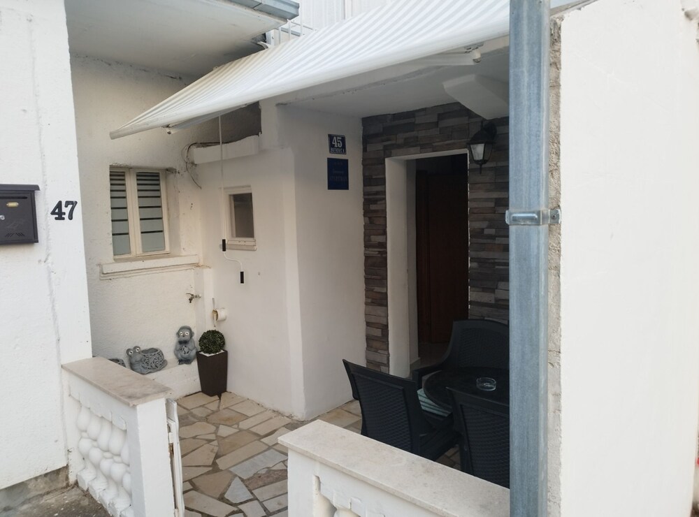 Apartment Leo Povile