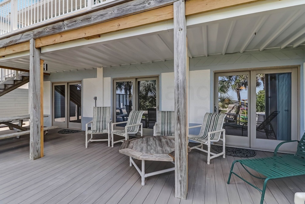 Fernandina Beach Vacations - Dog Friendly Oceanfront Beach House by RedAwning - Property Image 45