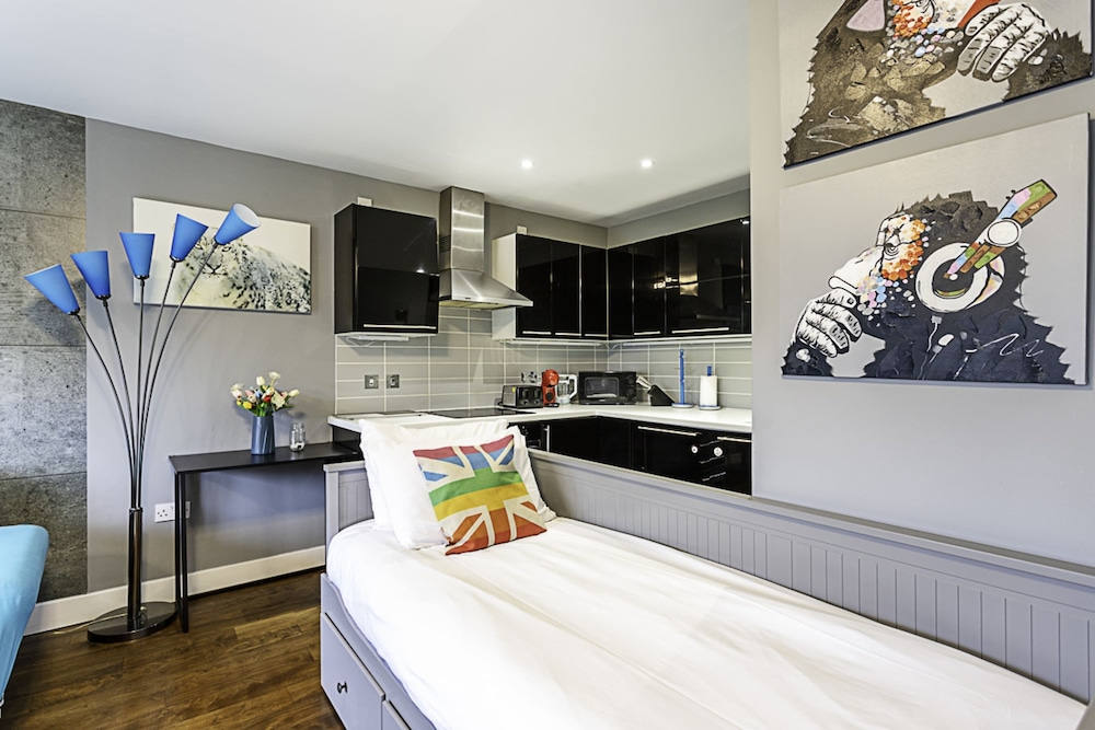 Modern 2-bed Flat, Bethnal Green