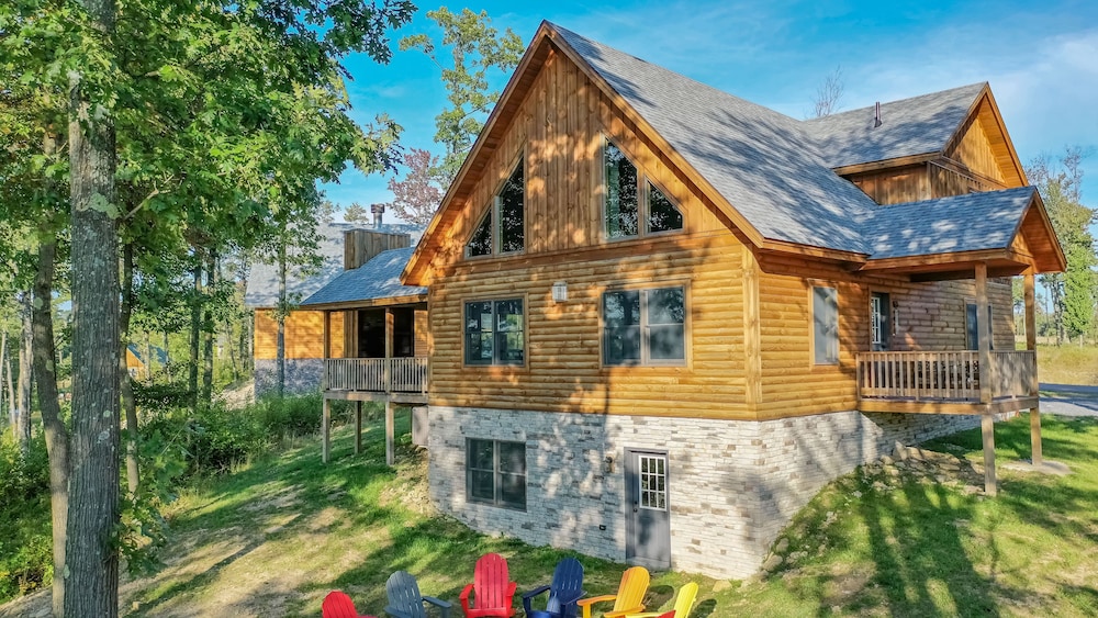 Cj's Mountain Lodge by Taylor Made Deep Creek
