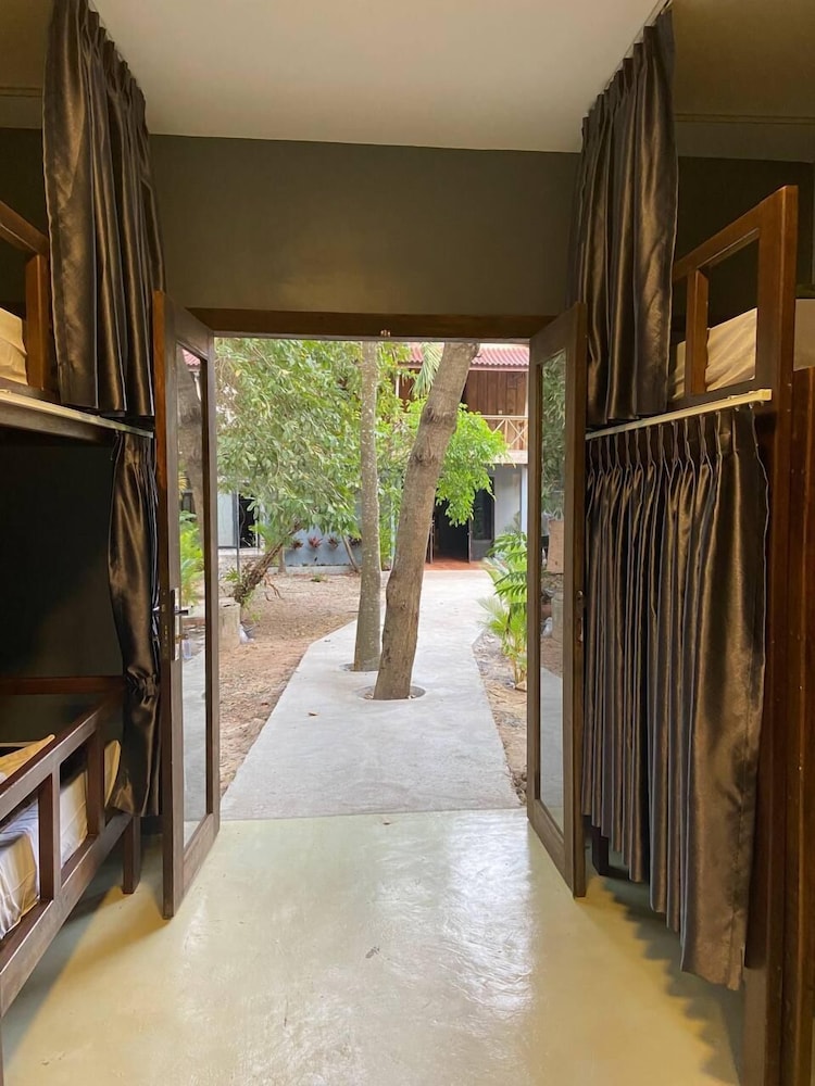 River Nest Hostel