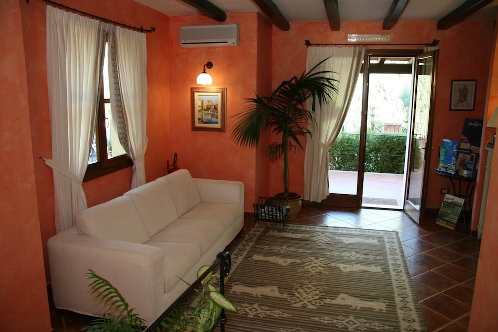 Borgo degli Ulivi Residence