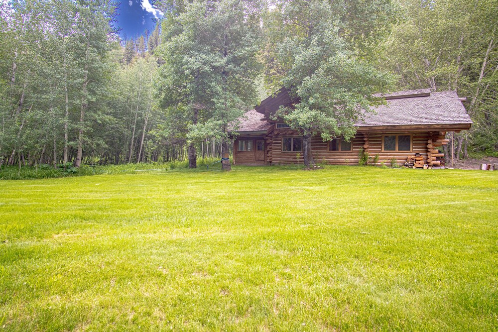 The Barn on Warm Springs Creek - 9 Riverfront Acres