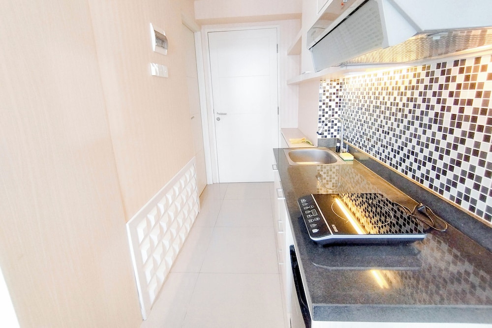 Studio Minimalist Connect to Pakuwon Mall at Tanglin Supermall Mansion Apartment