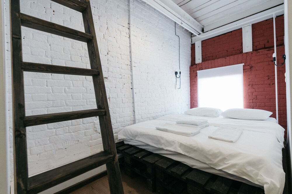 Keds Hostel & Coffee house