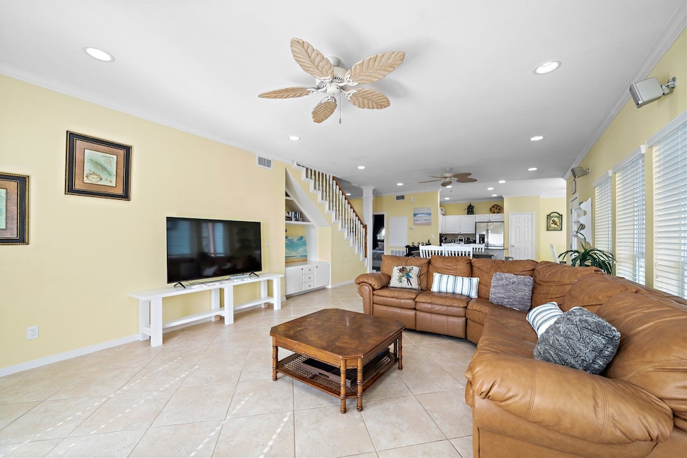 Starlight Oasis by Ryson Vacation Rentals