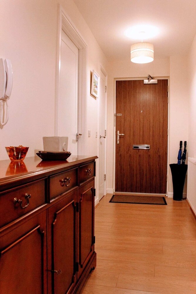 Modern Apartment in Edinburgh