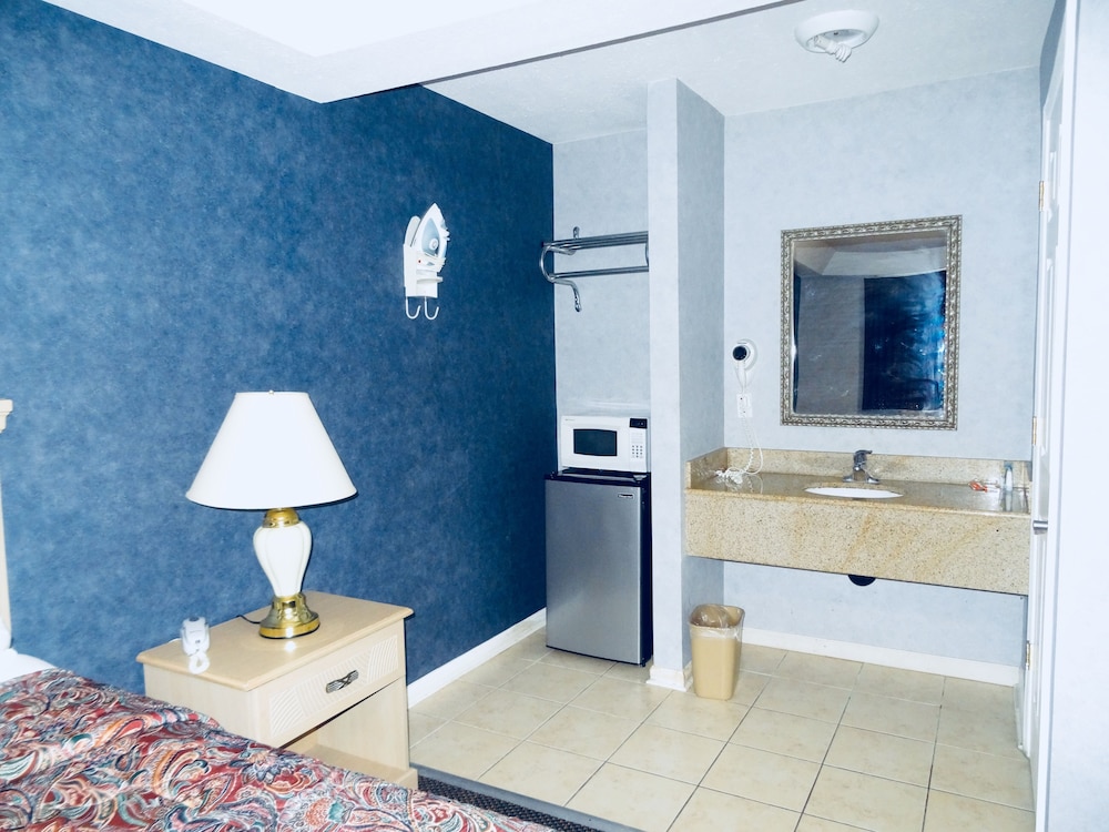 Village Inn and Suites