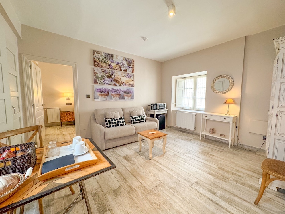 Akla Hotel Suites Santillana