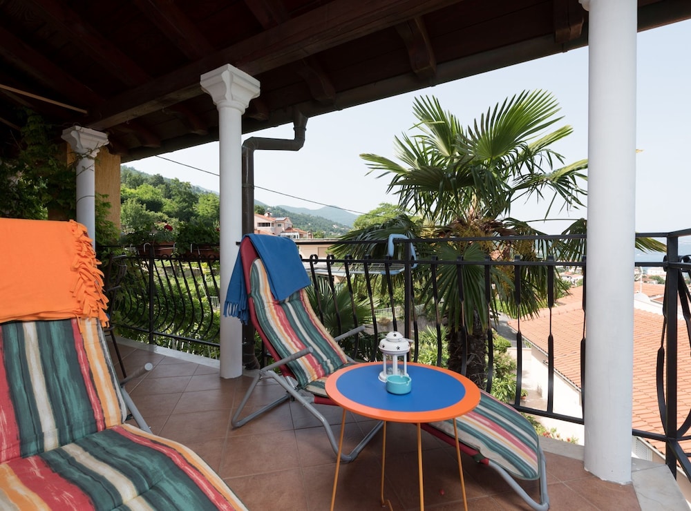Stylish Lovran Sea View Apartments