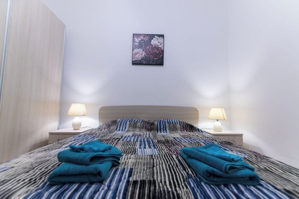 Seaside Cosy Maisonette- 2 mins from sea