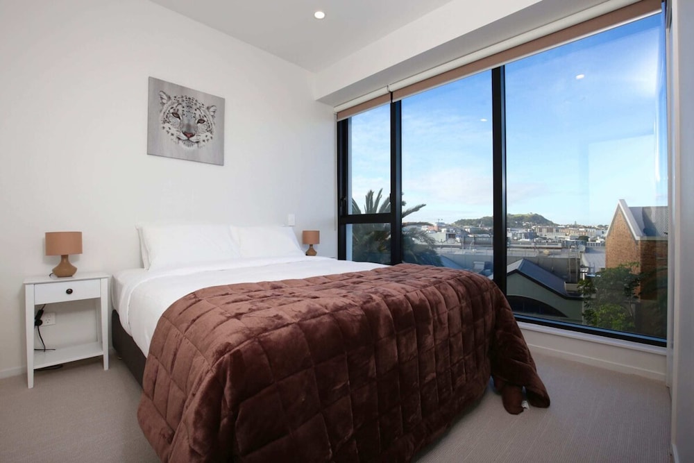 2 Bed Apt Heart of Ponsonby Gym view 3