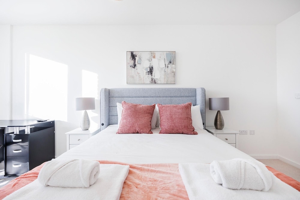 Newly Built 2 Bed Apartment By London City Airport