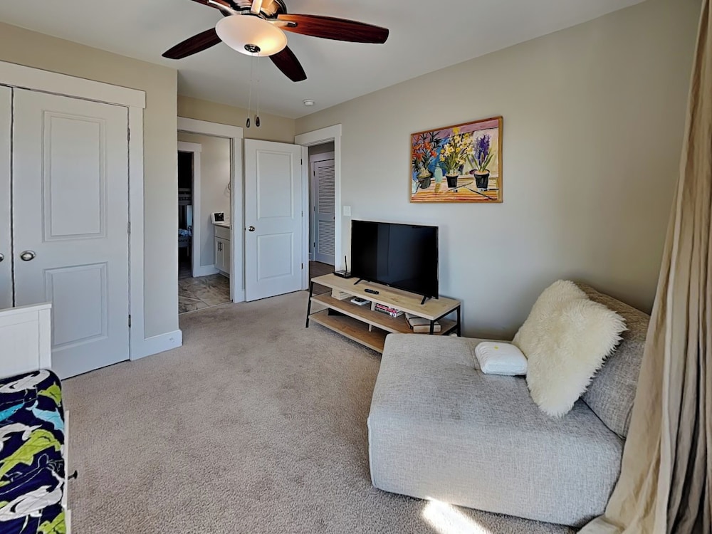Next to Sea Gallery by Topsail Realty