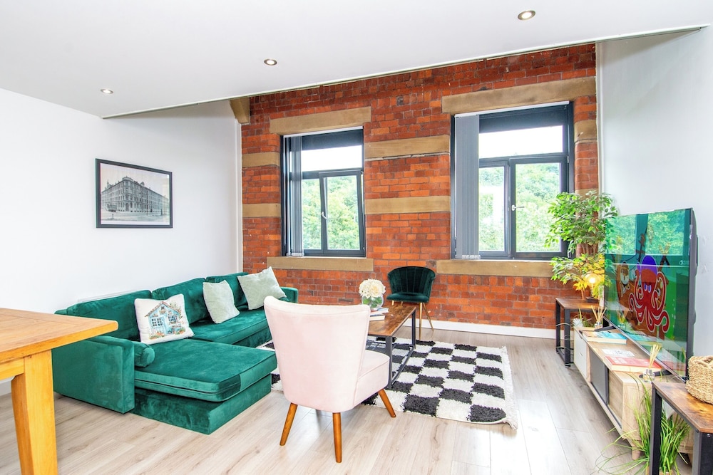 Apartment - Sleeps 4 - Parking - Workspace