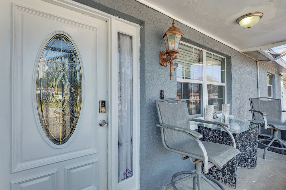 8 Mi to Sunset Beach: Home w/ Large Patio + Pool!