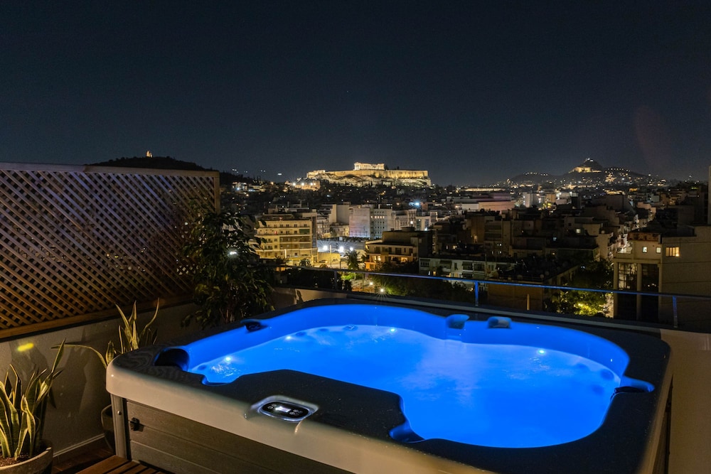 Acropolis Sky Retreat Jacuzzi 3BR Maisonette