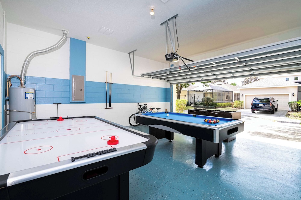 Family Villa w Pool Spa Game Room Near Disney