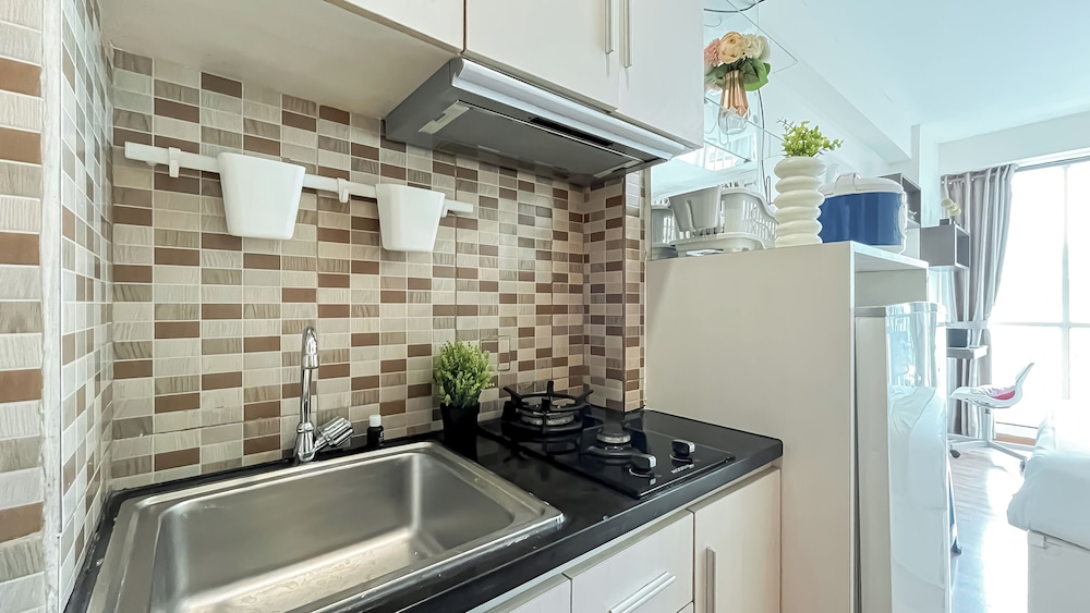 Neat Studio Room At Tifolia Apartment