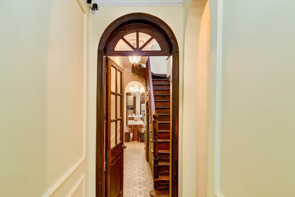 Chic 4BR Getaway in Vibrant La Candelaria