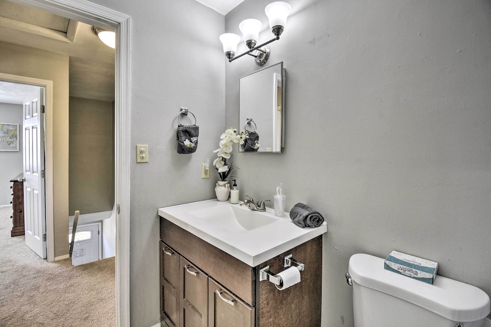 Norfolk Home w/ Private Yard - Walk to Beach! view 3