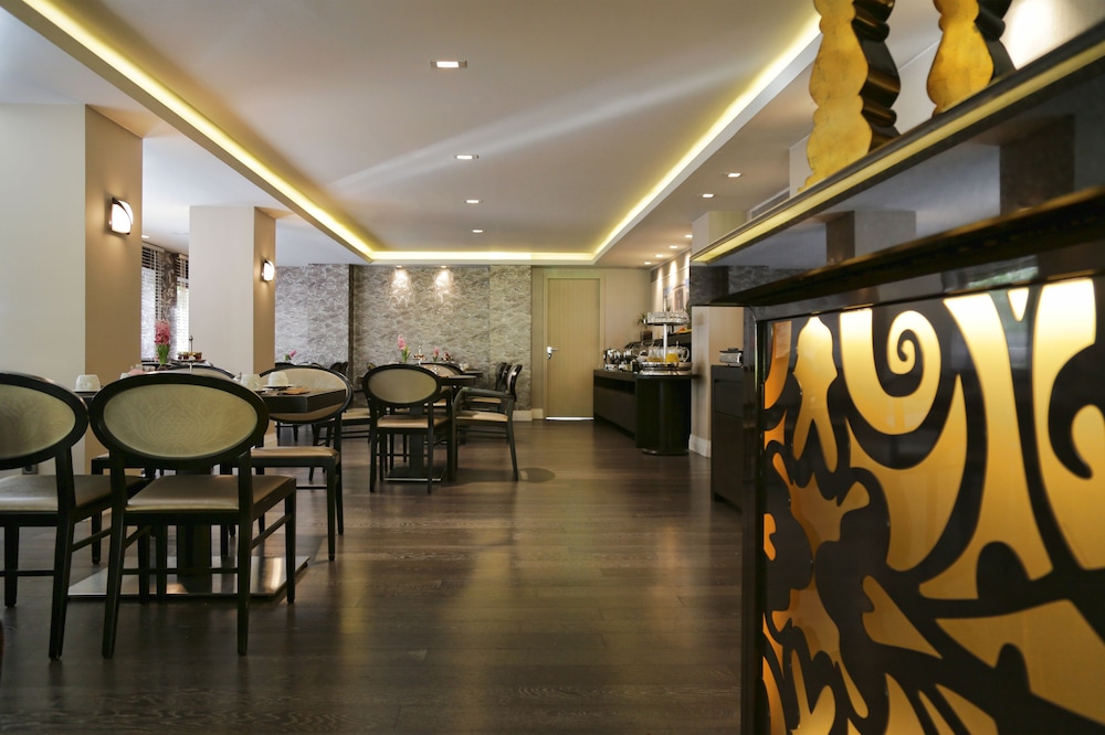 Kifisia Vacations - The Y Hotel - Property Image 2
