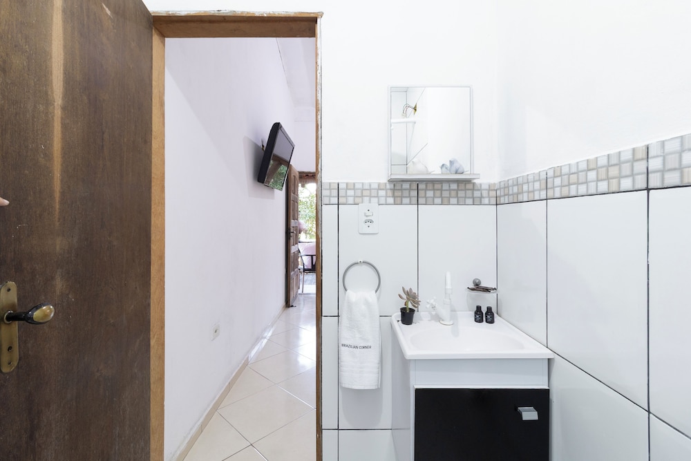 Sítio com 5 suítes e piscina