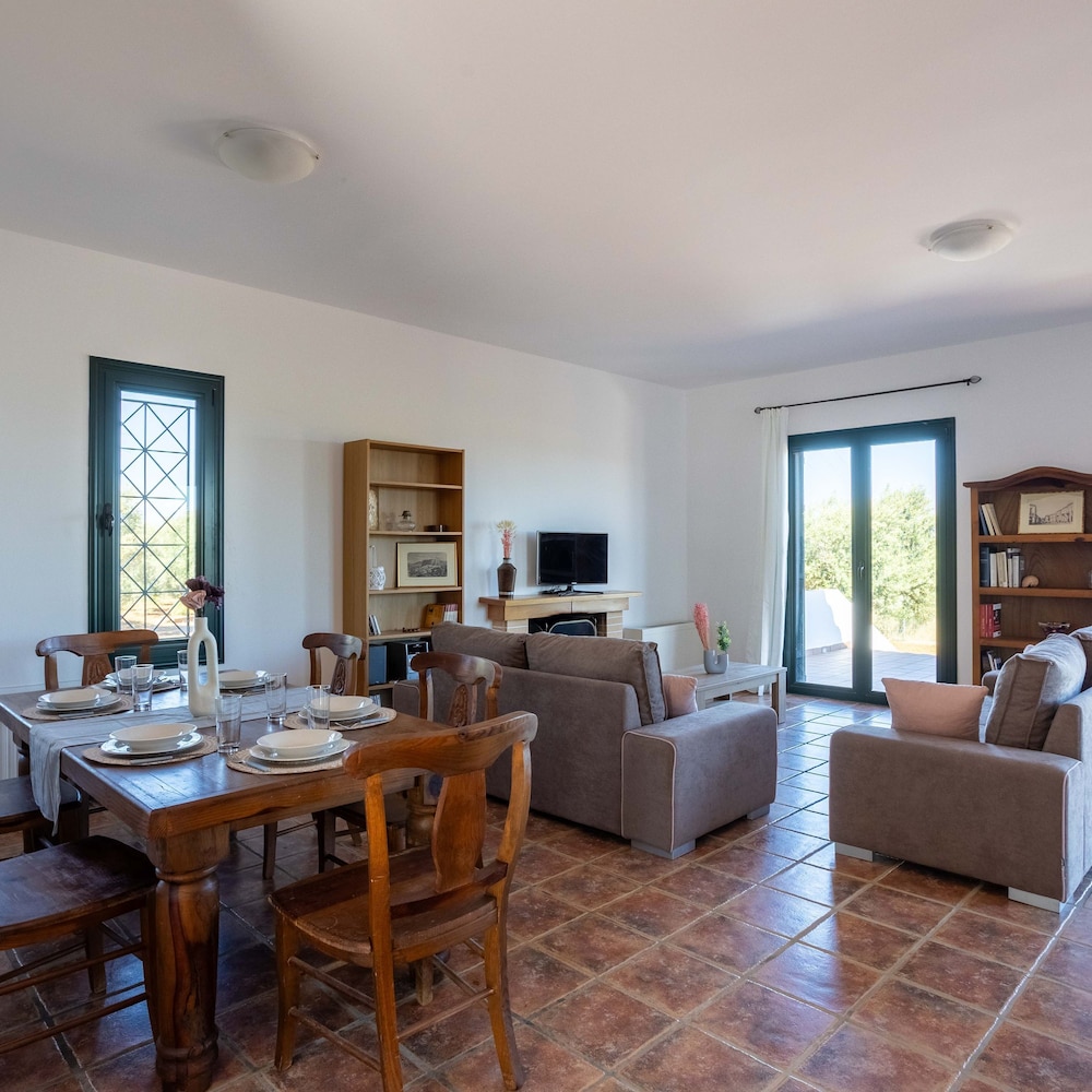 Aipeia Country House