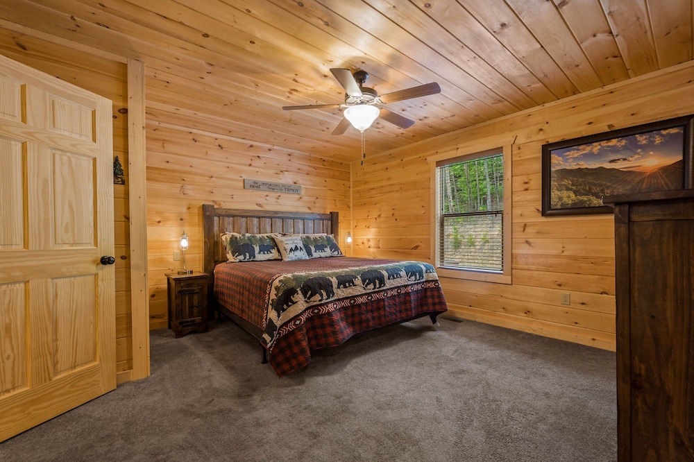 Bear Necessities - 3 Bedrooms, 3 Baths, Sleeps 10 3 Cabin by RedAwning view 2