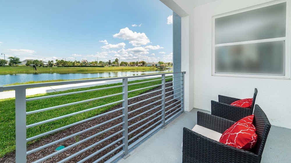Storey Lake Resort 2 Bedroom Condo w Balcony and Amenities 2 Condo