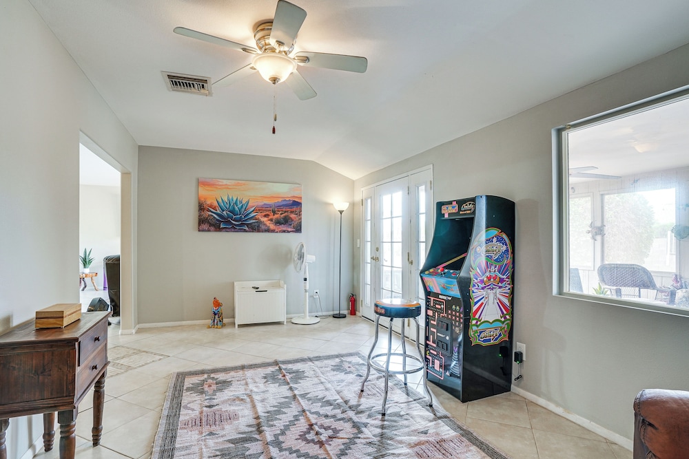 Close to Golf: Sun City Escape w/ Furnished Porch!