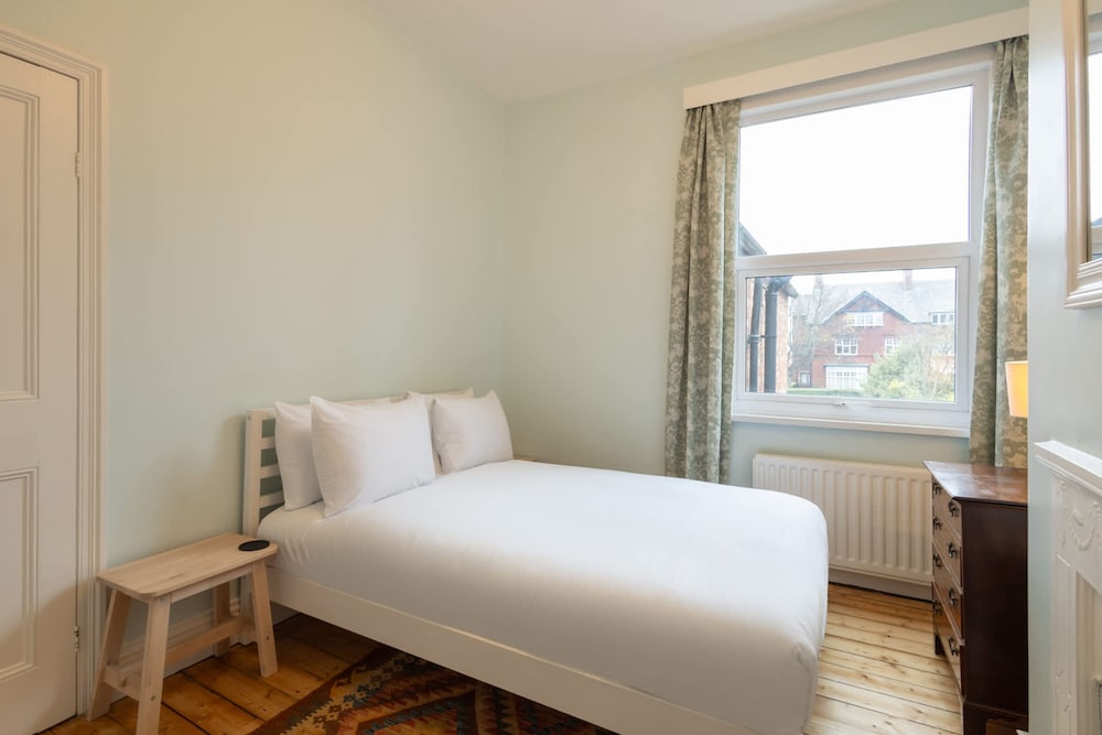 Host Stay Heather House