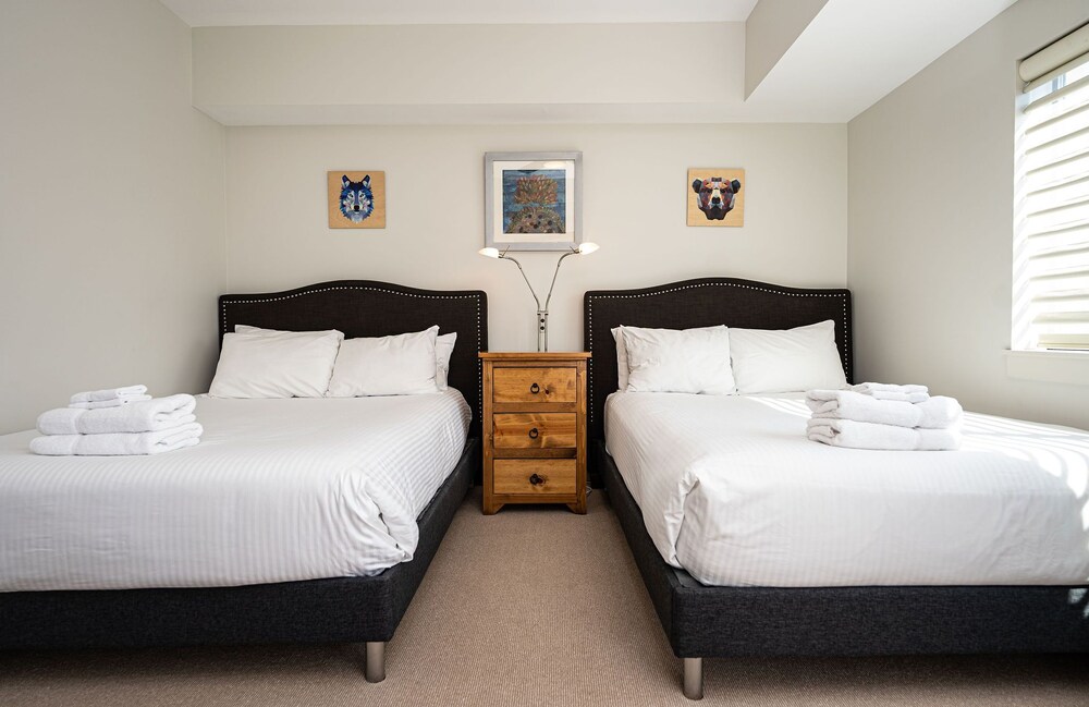 Downunder Mountain Retreat by Revelstoke Vacations - Image 2