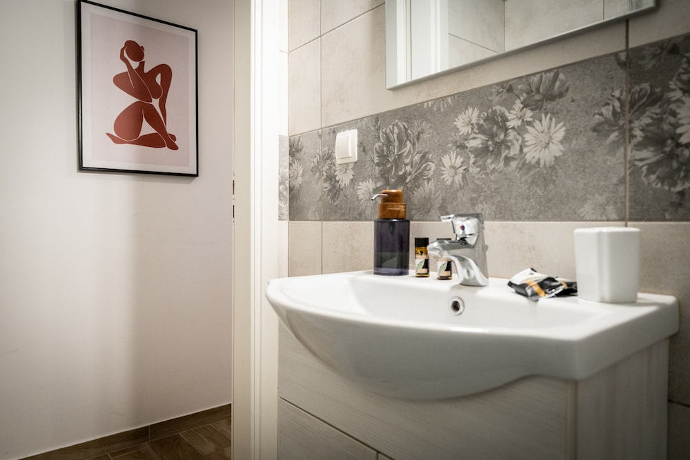 LIV - Cozy Apartment in Pagrati