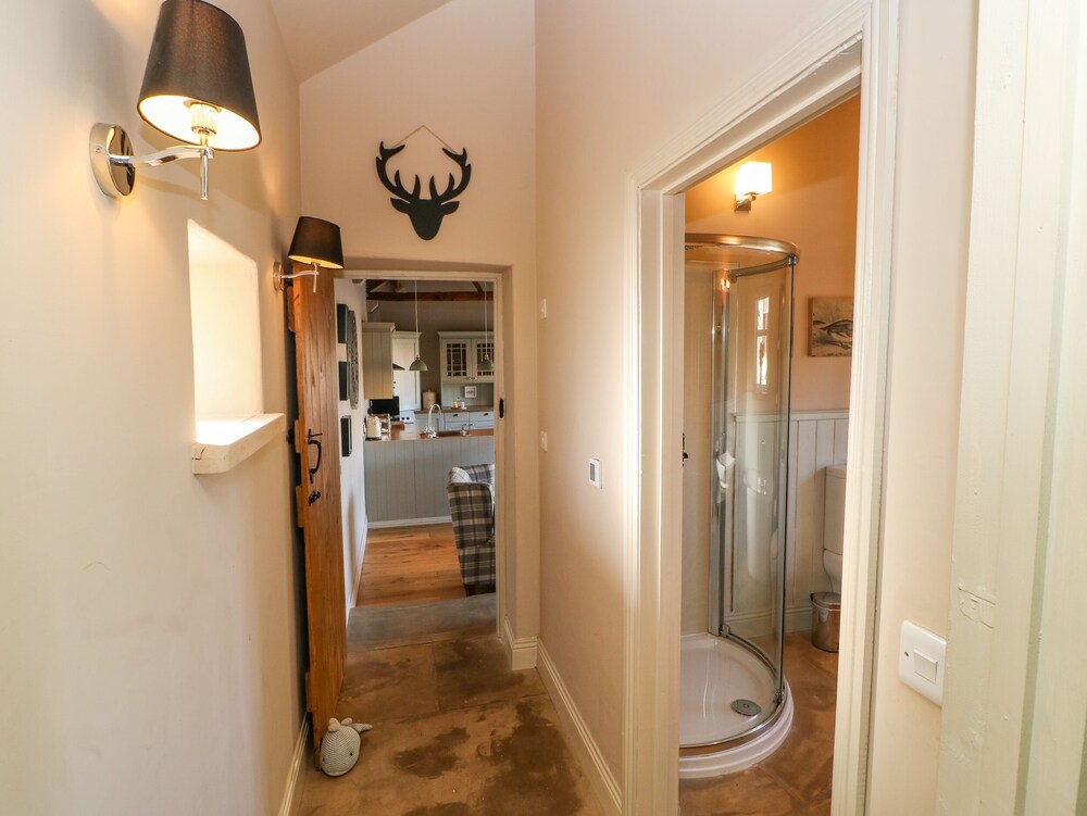 The Cartshed, Sedbury Park Farm - Property Image 4
