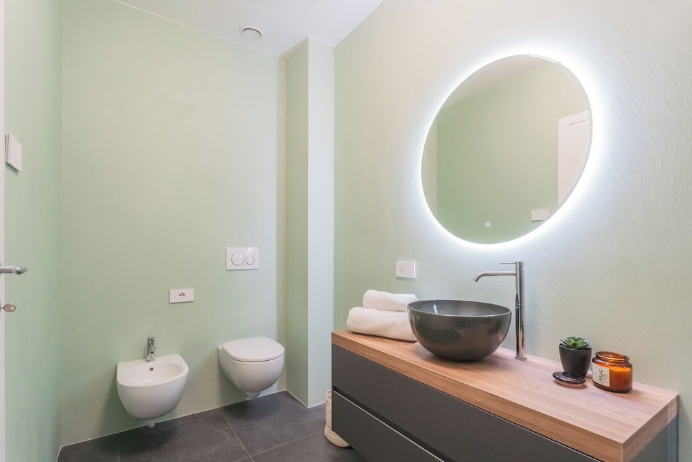 V. Suite on Lake Como by Rent all Como