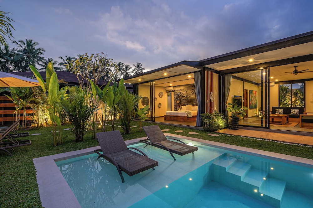 Xanadu - 5BR Ubud Designer Villa, Pool with Rice Fields Views