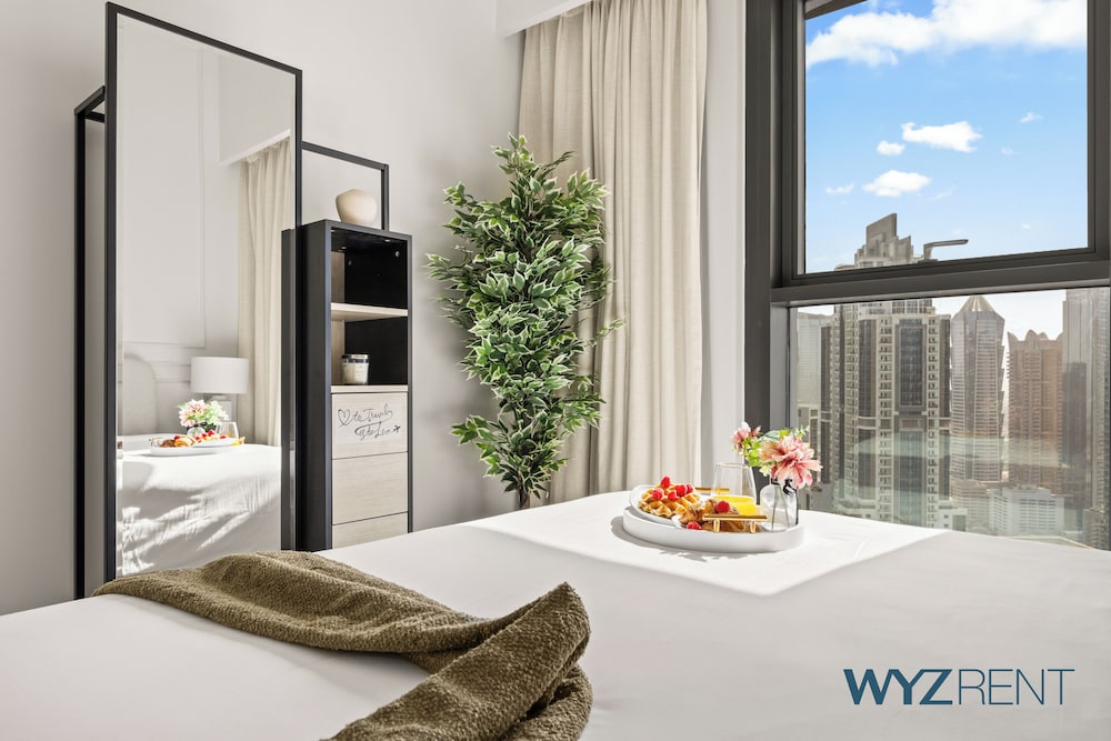 Alluring Parisian 1Br in Burj Crown