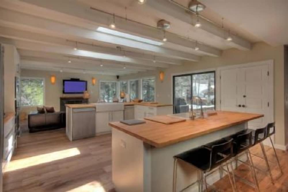 Lake Tahoe Vacations - Squaw Valley Paradise - Property Image 15