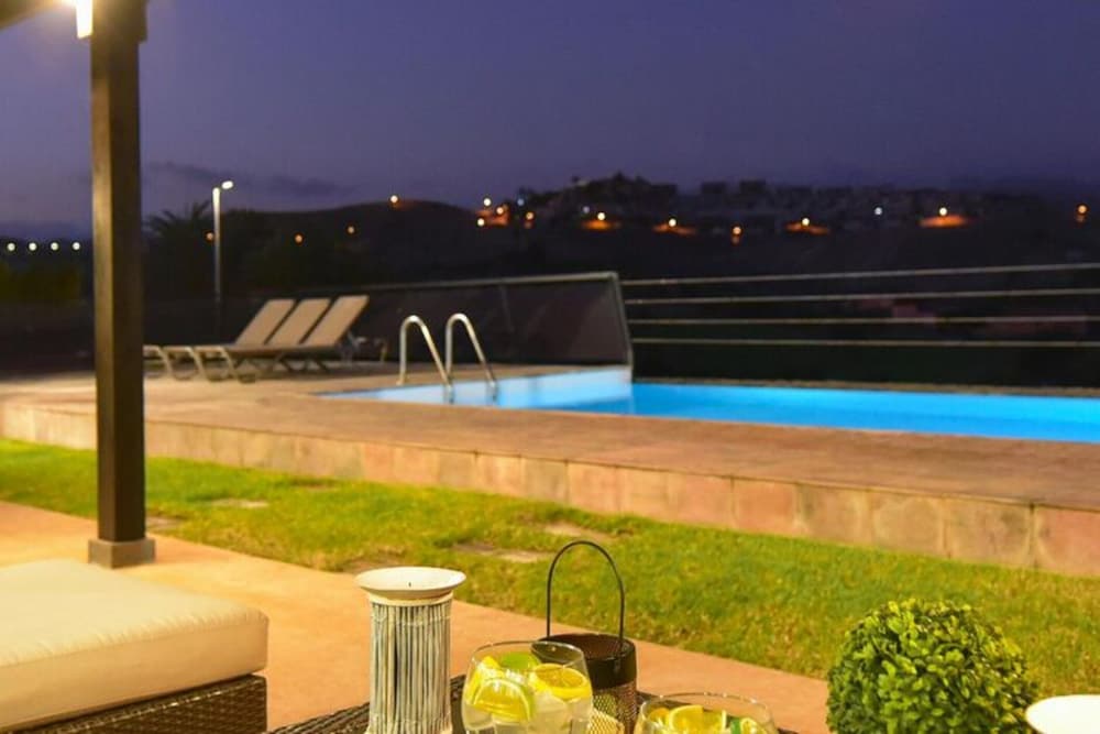 Villa With Private Pool in the Golf Resort
