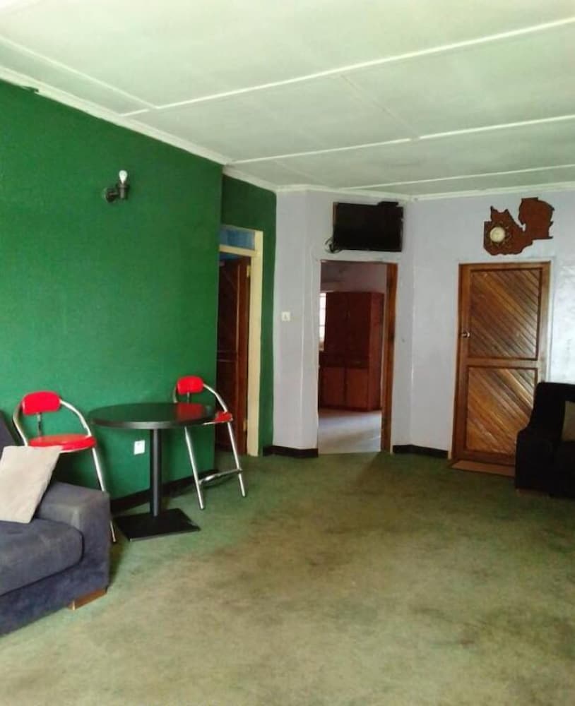 Lindsay Executive Lodge view 2