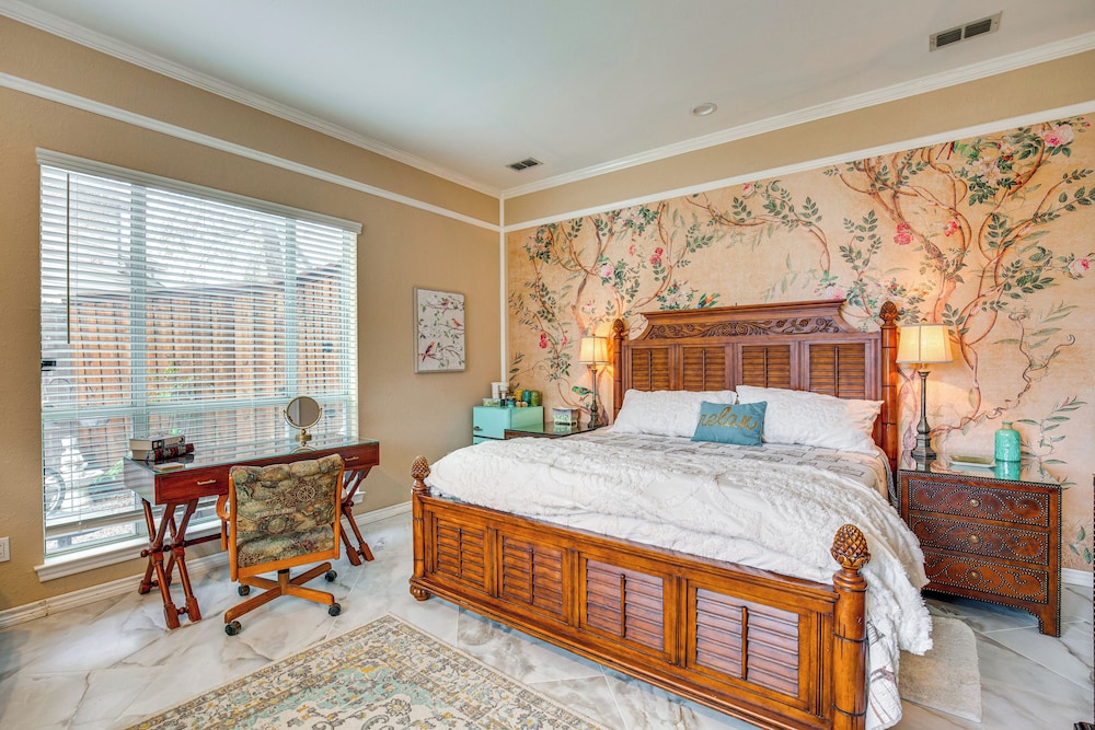 3 Mi to the Star: Spacious Home w/ Yard + Gazebo!